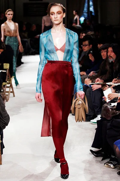 Look 27